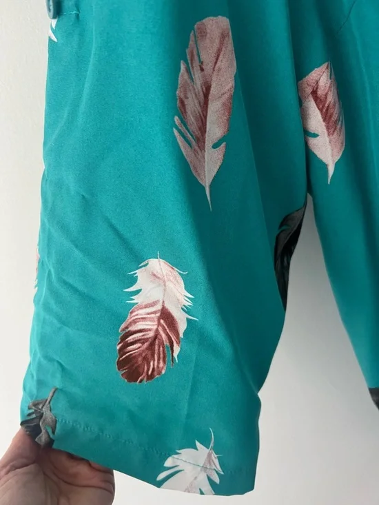 SHEIN Teal Feather-Print V-Neck Roll-Tab Tunic - Picture 4 of 4